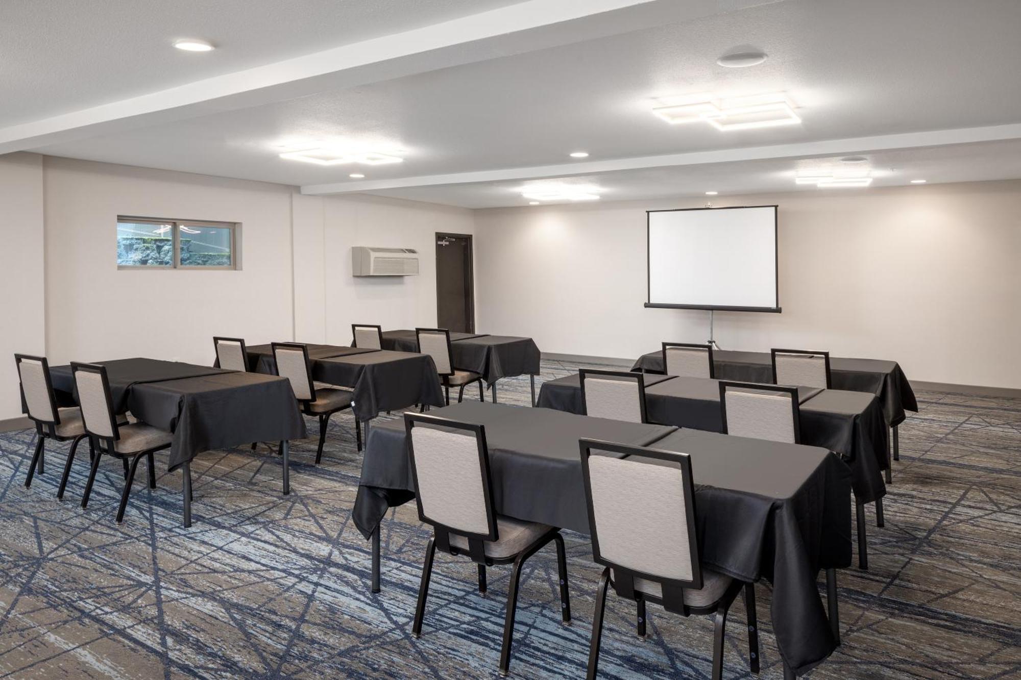 Hotel Express Portland South - Oswego By Ihg 3*