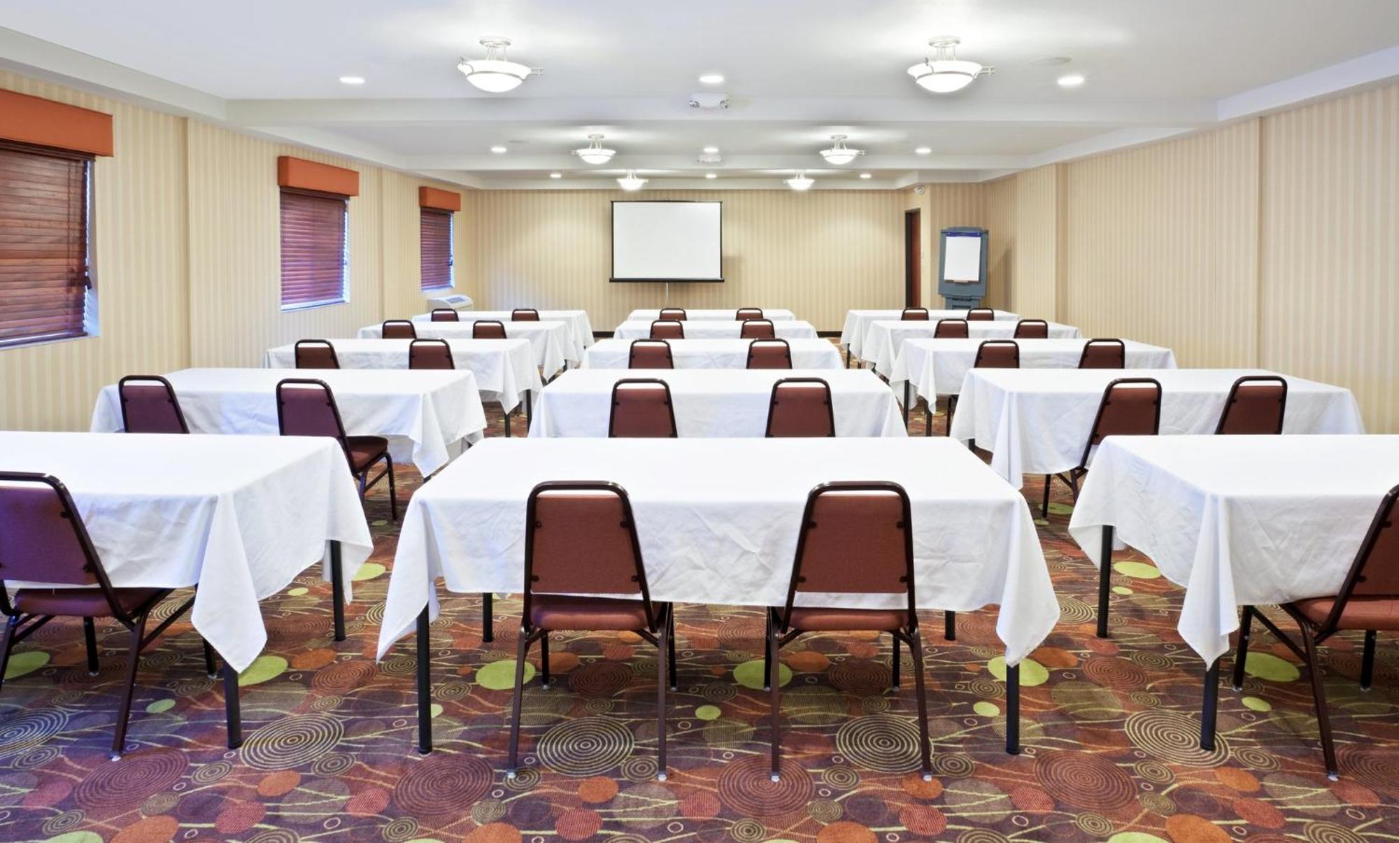 Hotel Express Portland South - Oswego By Ihg
